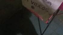 Jugando con mi verga bañándome