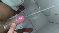 Gozei gostoso tocando punheta com consolo e ainda dei uma mijada gostosa