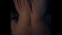 En 4 patas bien duro a esta cachonda milf