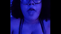 dançando na frente da camera ao som de dick