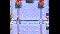 Me cojo a mi rival en Clash Royale con cementerio y hielo*Se rinde*