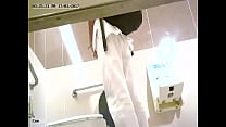 Cachado en baños centro comercial