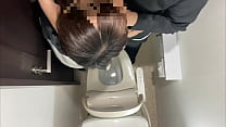 【カップル◯撮】付き合いたてラブラブ真っ盛りな〇校生カップル。バイト先ト◯レでナマハメ。刺激的すぎるエッチに無我夢中になっちゃう、、