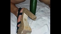 Safada com pepino