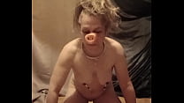 2025 04 02 Esclave F autoseance groin de cochon mange la patee
