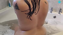 MILF recording herself bathing