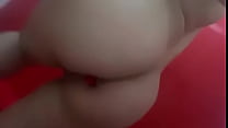Culona con plug anal