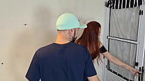 Medindo calça do homem o deixou de pau duro!