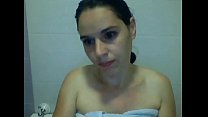 Catherine dándose un baño
