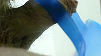 Using hole in dustpan handle to cum