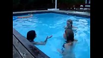 paraguayas b. con microbikini en la piscina  se manosean