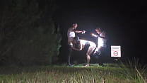 Conheci Dois Fãns Na Balada, Fiquei Molhadinha E Deixei Eles Me Foder No Meio Da Rua Ao Ar Livre, SEM CORTES