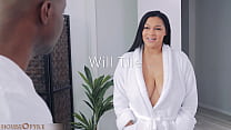 Thick and Curvy Client let me fuck her after the massage.