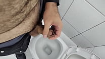 Horinha do almoço no trampo, bora aproveitar pra fazer um carinho #XOTAAWARDS #PINTOAWARDS #punheta #littlecock #littled...