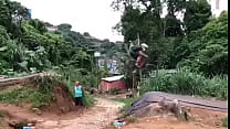 bikes amortecendo com o pulo haste profunda no copo