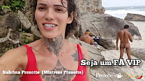 Travesti gostosa fudendo com todos na praia de dia  Travesti gostosa fudendo com todos na praia de dia