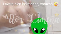 Flor Limeña aseandose bien