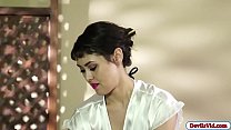 Sexy masseuse Audrey Noir makes her costumer cum