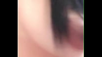 Vídeo da japinha gostosa que teve o celular roubado vaza na internet e recebe várias mensagens
