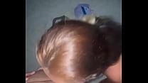 Mexicana puta en el piso dando oral y masturbando a su cliente para hacerlo venirse  Mexicana puta en el piso dando oral y masturbando a su cliente para hacerlo venirse