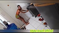 Minha amiga Bea veio a minha casa para fazer o almoco, ela ficou me provocando usando um short curtinho, não resisti e comi o cuzinho apertado com força- completo no Red e no Sheer