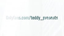/teddy presents pussy play