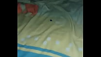 Le doy suave para que nobse despierte