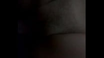Geme na cama