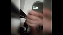 Sacada de leche sobre una silla.
