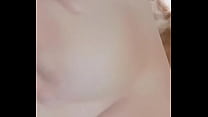 Amiga me muestra las tetas
