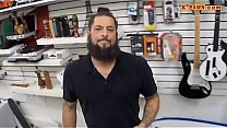 Black BF let the pawn guy to fuck his GF