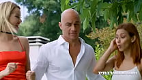 Verónica Leal Enjoys Anal by the Pool