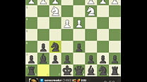 Estoy aburrido de la vida haci que decidí jugar un chess pero acabo perdiendo por tiempo y estaba mi rival mate en pocas jugadas así que destruyó mi computador (termina muy mal)