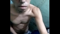 Joven chacal corruendose