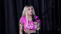 Estava esperando fazer dezoito anos pra entrar no pornô, fazia cosplay, foi miss brasileirinha, fez uma DPA assustadora, e o seu gang bang... - Gabriella Gushi (WATCH ON: SHEER/RED)