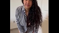 Chica joven de 19 años nos muestra sus encantos