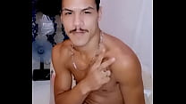 Augusto Phellipe,adora brincar sozinho na camera