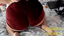 Shorts apertado