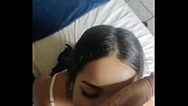 Debora Mendes de colegial começa com um boquete POV e termina cavalgando Wellington Ribeiro de costas