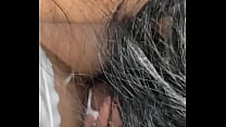 Ella me da una mamada y yo la grabo les muestro su culito rico
