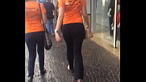 Putinhas Andando No Centro