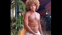 Eu tenho um grande presente pra você Você quer provar ele?I have a great gift for you. Do you want to taste it? ?