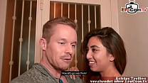 Versaute Junge Schlampe Mit H Bschem Gesicht Und Kleinen Br Sten Datet Fremden Mann F R Sex