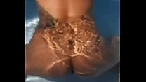 Me masturbo bajo el sol