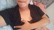 REAL CASERO!! DELICIOSA COLEGIALA HACIENDO UN MAÑANERO PESANDO EN LA FOLLADA DE SU VIEJO PERVERTIDO