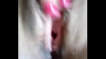 Chica dandose placer