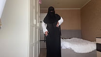 Moroccan Arab stepmom gets a throbbing orgasm