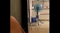 哥哥要智障妹妹幫他吹到射出來為止,妹妹瞬間被口爆。