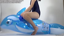 looner Step on the floating rings with the buttocks