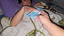 Xxx Desi minha enteada me deixa tocá-la em troca de dinheiro, vejo que a buceta dela é tão fofa